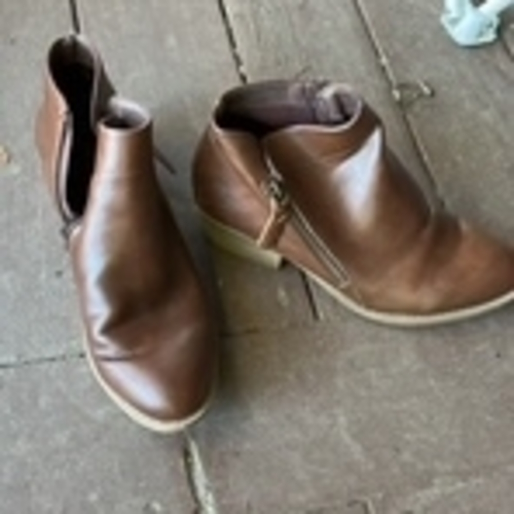 Arizona Jean Company Tan Ankle Booties